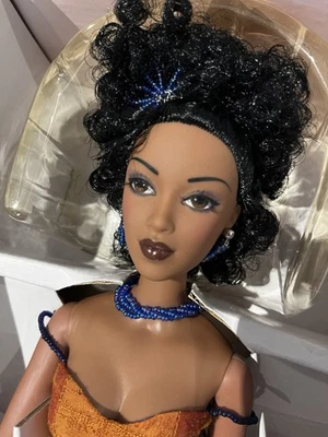 Grand Entrance Paris - Madame Alexander ALEX - 16" doll in box with COA - Image 1 of 4