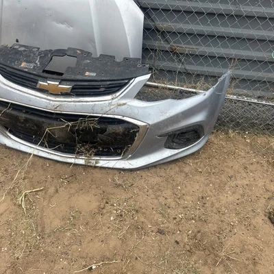 Used Front Bumper Assembly Front fits: 2017 Chevrolet Sonic w/o RS package Front Foto 1 de 4