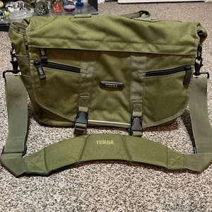 Borsa fotocamera Tenba grande messenger divisori imbottiti tracolla tracolla verde - Foto 1 di 21