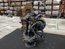 DC NON SCALE PRE-PAINTED PORCELAIN STATUE BATMAN & CATWOMAN