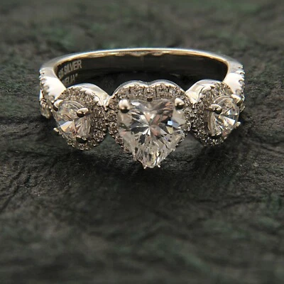 Anillo de compromiso de tres piedras con diamantes simulados talla corazón de 4 quilates de plata 925 talla 6,5 Foto 1 de 4