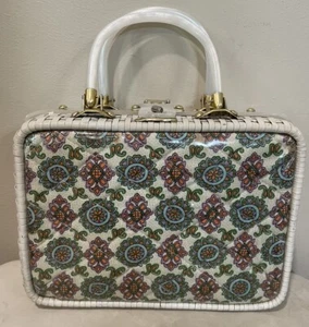 VTG 1950's White Wicker Quilted Handbag Purse W/ Lucite Handles - Picture 1 of 9