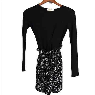 Usado en Excelente Condición Body Y Corbata Cintura Pantalones Cortos Conjunto 2 Piezas Blanco y Negro Talla Pequeña Foto 1 de 4