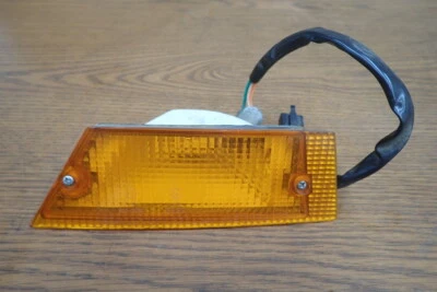 84 85 86 87 HONDA GOLDWING GL1200 LUZ INDICADORA INTERMITENTE DELANTERA IZQUIERDA Foto 1 de 4