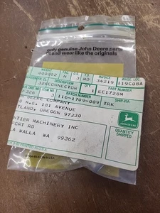 Genuine OEM NOS EE1728M John Deere Connector Coupling - Picture 1 of 3