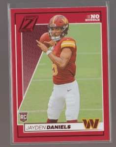 2024 Jayden Daniels Panini Zenith No Huddle Red #148 Commanders Rookie RC - Foto 1 di 2