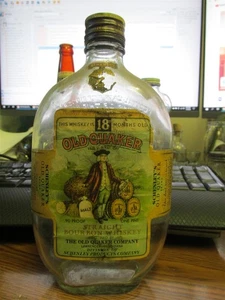 Lawrenceburg, Indiana Old Quaker Straight Bourbon Whiskey Flasche mit Etikett - Bild 1 von 12