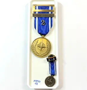 Nato Medal Former Yugoslavia. Original Case, Ribbon BAR & Mini Medal (NATO13) - Picture 1 of 11
