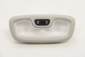 CHEVROLET TRAILBLAZER 2021-2025 TECHO TRASERO DOMO LUZ LÁMPARA OEM 42755882 TRIM_HMH - Imagen 1 de 9