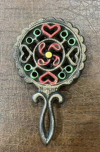 Vintage Trivet Hierro Fundido Pintado Flor Corazón Patas Floral - Imagen 1 de 3
