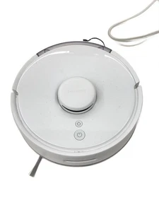 SWITCHBOT Vacuum w3011030 Used - Picture 1 of 7