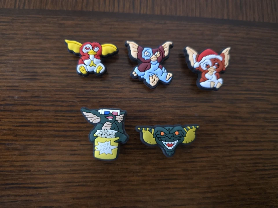 Lot Of 5 Gremlins Shoe Charms  - Imagem 1 de 1