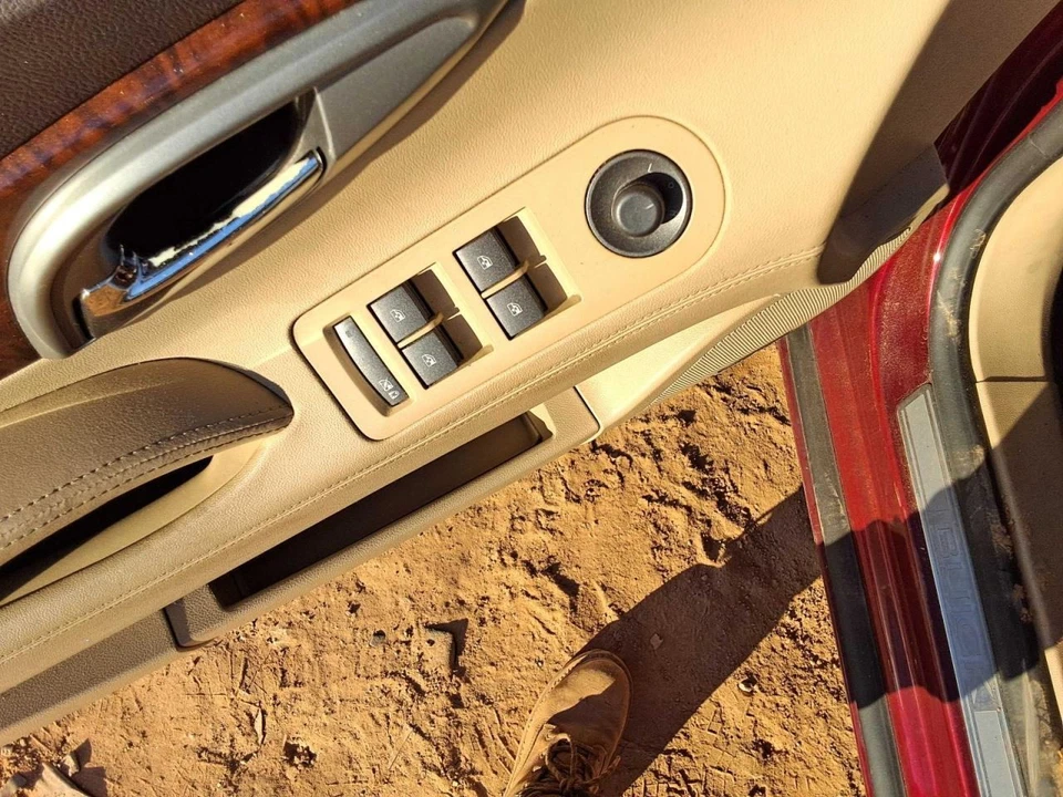 Interruptor de puerta delantera del conductor VIN 1 cuarto dígito compatible con 13-16 MALIBU 5255372 Foto 1 de 1