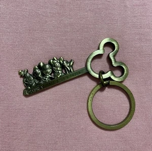 DisneyBronze Mickey Mouse & Friends Key Pendant Charm On Bronze Keyring Keychain - Picture 1 of 4