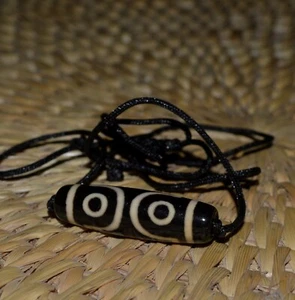 Vintage 3 Eyes Tibetan Good luck Dzi Bead Protective Amulet Attract Wealth , CG6 - Picture 1 of 4