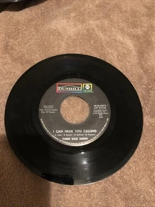 Three Dog Night, I Can Hear You Calling/Joy to the World 45 Record - Picture 1 of 2