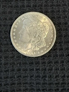 Dólar de plata Morgan s 1904 muy buen estado hay que ver todas las fotos - Imagen 1 de 7