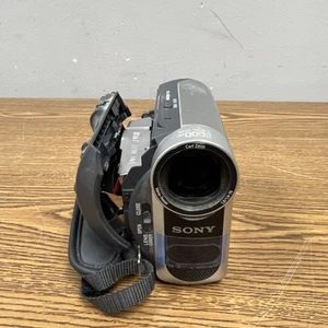 Sony Handycam DCR-HC38 Mini DV Camcorder - Picture 1 of 7