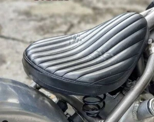 Vintage Bates Style Tuck and Roll Genuine Leather Motorcycle Saddle - Picture 1 of 10