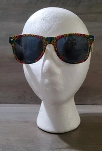 Gafas de sol estilo retro coloridas divertidas de plástico blancas Boho Mandela totalmente confusas - Imagen 1 de 4
