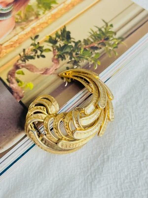 Christian Dior GROSSE 1959 Vintage Massive Openwork Swirl Twist Feather, Brooch - Image 1 of 4