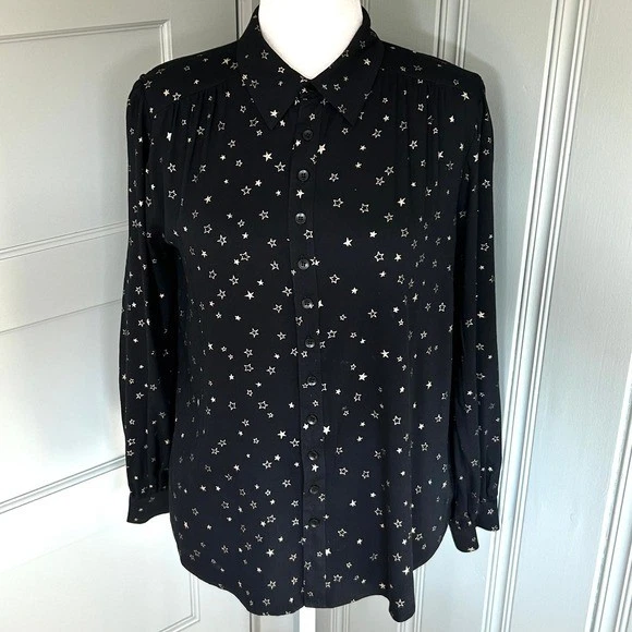 Blusa Top Mediana Knot Sisters Negra Estampado de Estrellas Con Botones Manga Larga Foto 1 de 4