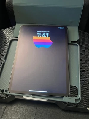 Apple iPad Pro 11"(18) 256GB UNLOCKED Wi-Fi+Cellular+Bundle:Apple Pencil 2+Case  - Image 1 of 4