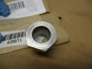 OIL SIGHT GLASS, HYDRAULIC OIL SIGHT GLASS, 1/2" NPT - Picture 1 of 5