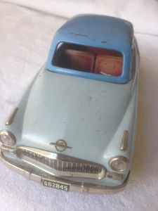 Altes Blechspielzeugauto Fa.Arnold, Opel Olympia oder Record? - Bild 1 von 9