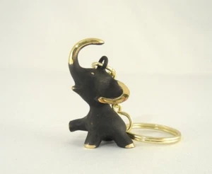 Walter BOSSE Vienna Key Ring TRUMPETING ELEPHANT Patinated Brass Keychain Bronze - Picture 1 of 6