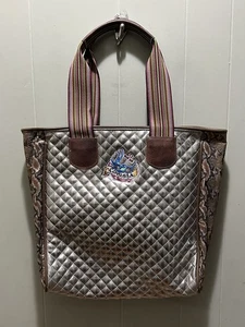 Bolso de Mano Consuela Acolchado Metálico Plateado y Estampado Animal Noche Shopper Med - Imagen 1 de 10