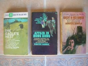 3 Vintage Dorothy Daniels Bücher Spionage-Thriller Lancer EZ Lese-Affäre in Hongkong - Bild 1 von 17