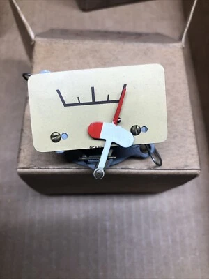 Manómetro de presión de aceite Chrysler Imperial 1940 en caja nos 857234 Foto 1 de 3