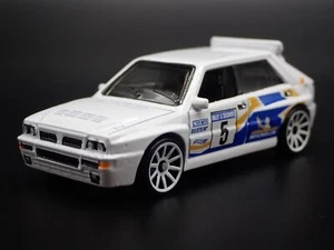 LANCIA Delta Integrale Carrera Coche Michelin 1:64 Escala Maqueta de Metal - Imagen 1 de 7
