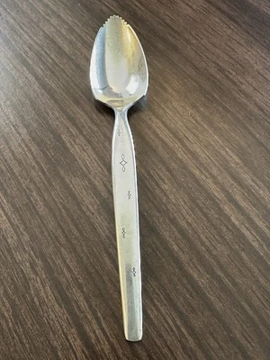 Vintage Grapefruit Spoon Infiniti Pattern WM. ROGERS MFG. CO ORIGINAL ROGERS 6" - Image 1 of 4