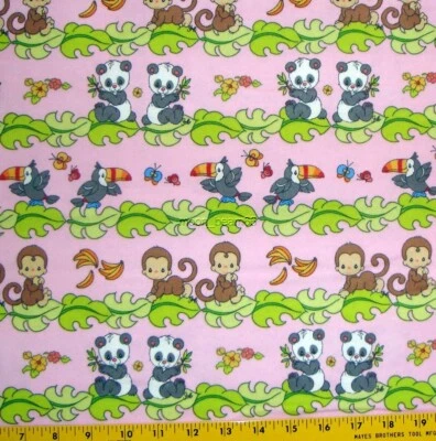 Tela de franela rosa de 1 1/3 yarda Precious Moments dos por dos animales Foto 1 de 2