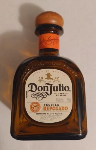 DON JULIO REPOSADO De Agave Tequila 750 ml Madera Corcho Decoración Botella de Coleccionista
