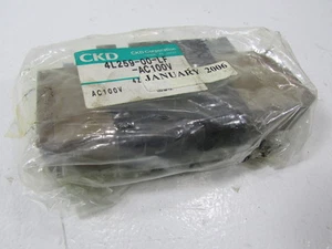 NEW - CKD 4L259-00-LF PNEUMATIC VALVE - Picture 1 of 5