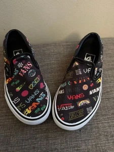 VANS Classic Slip On Shoes All over Vans Logo Men’s size 5.0 Women’s size 6.5 - Picture 1 of 9
