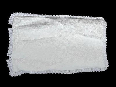 套装 2 Laura Ashley 白色绗缝国王枕套花边装饰 Cottagecore — 第 1/4 张图片