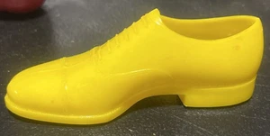 Vintage Hanover Salesman Sample - Men’s Yellow Plastic Shoe advertising (gb) - Picture 1 of 5