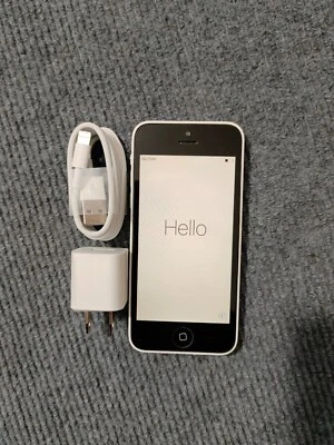90%N ew Apple iphone 5c  White 8-16-32GB Fully UNlocked(any carrier) Good - Image 1 of 4