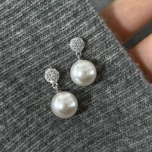 Women 18k White Gold Plated CZ Sparkling Pearl Earring Stud Drop Dangle - Picture 1 of 4