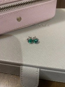 pandora stud Green Earrings - Picture 1 of 2
