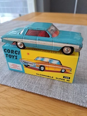 CORGI 235 OLDSMOBILE SUPER 8 BLUE. - Image 1 of 4