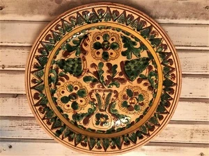 Hand painted Green Ceramic Plate - Picture 1 of 11