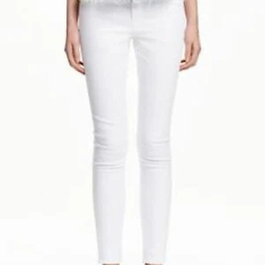 H&M&Denim Skinny Jeans weiß High Rise knöchellang Skinny Gr. 26 true white - Bild 1 von 12