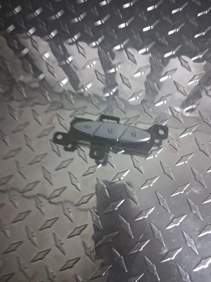 22 23 24 25 GV70 Seat memory Switch ID# 93250-AR000-VCS, USA Built Foto 1 de 2