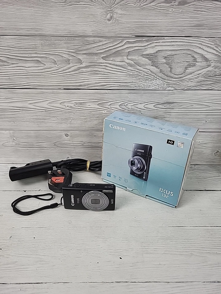 Canon IXUS 132 Digital Camera Compact 16 Mega Pixels & Charger. Working. PN - Image 1 of 4