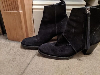 Acne Studios Vero Cuoio Ankle Boots - black suede - Image 1 of 3